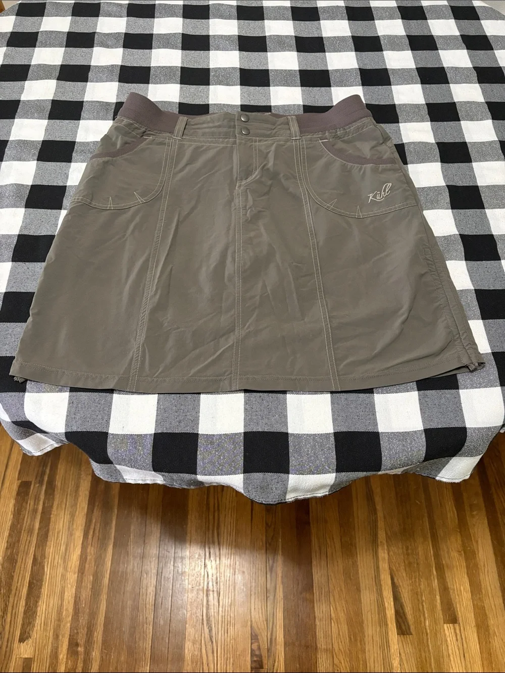 KUHL Women’s Durango Skirt Skort Shorts Gray Green Size 10 Hiking Pockets Ruched
